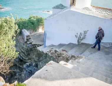 Σκόπελος: Κατολίσθηση - Κίνδυνος για τα σπίτια (φωτο + βίντεο)